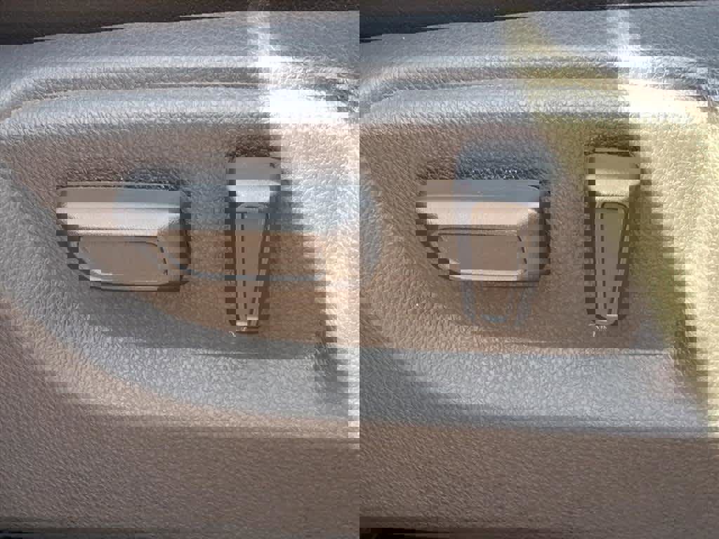 Used 2023 Mitsubishi Eclipse Cross SEL image 13