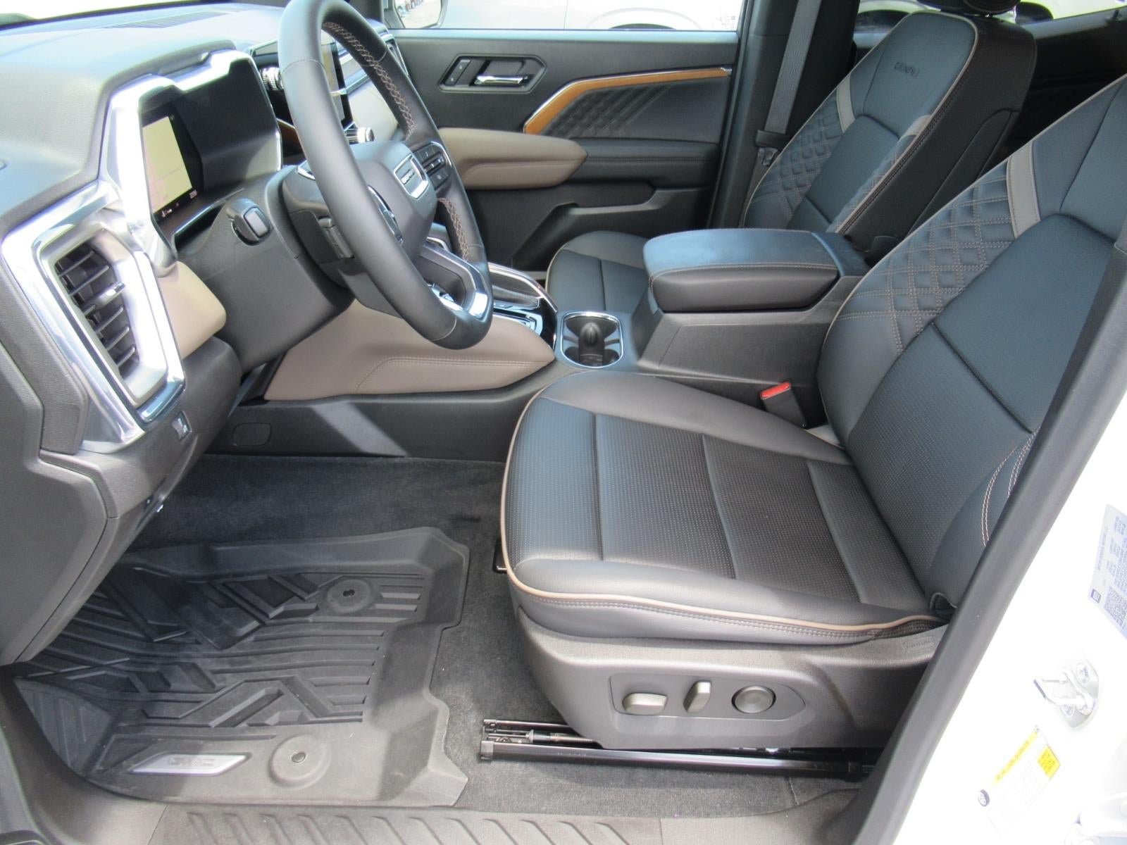 Used 2024 GMC Canyon Denali AWD/4WD image 20
