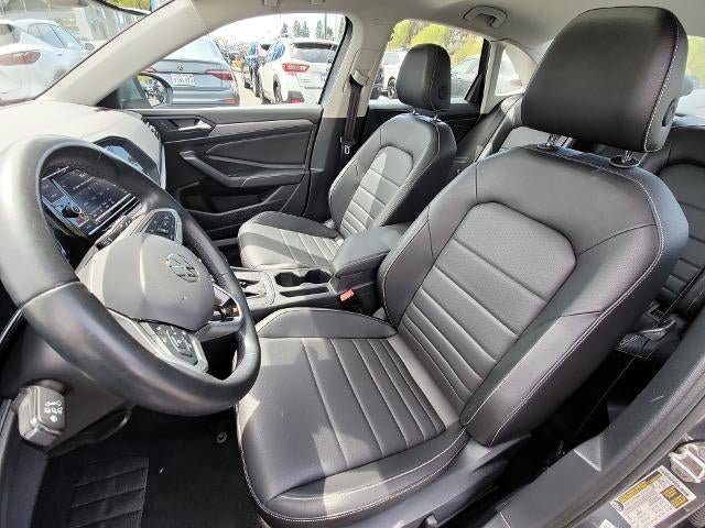 Used 2024 Volkswagen Jetta SE FWD image 19