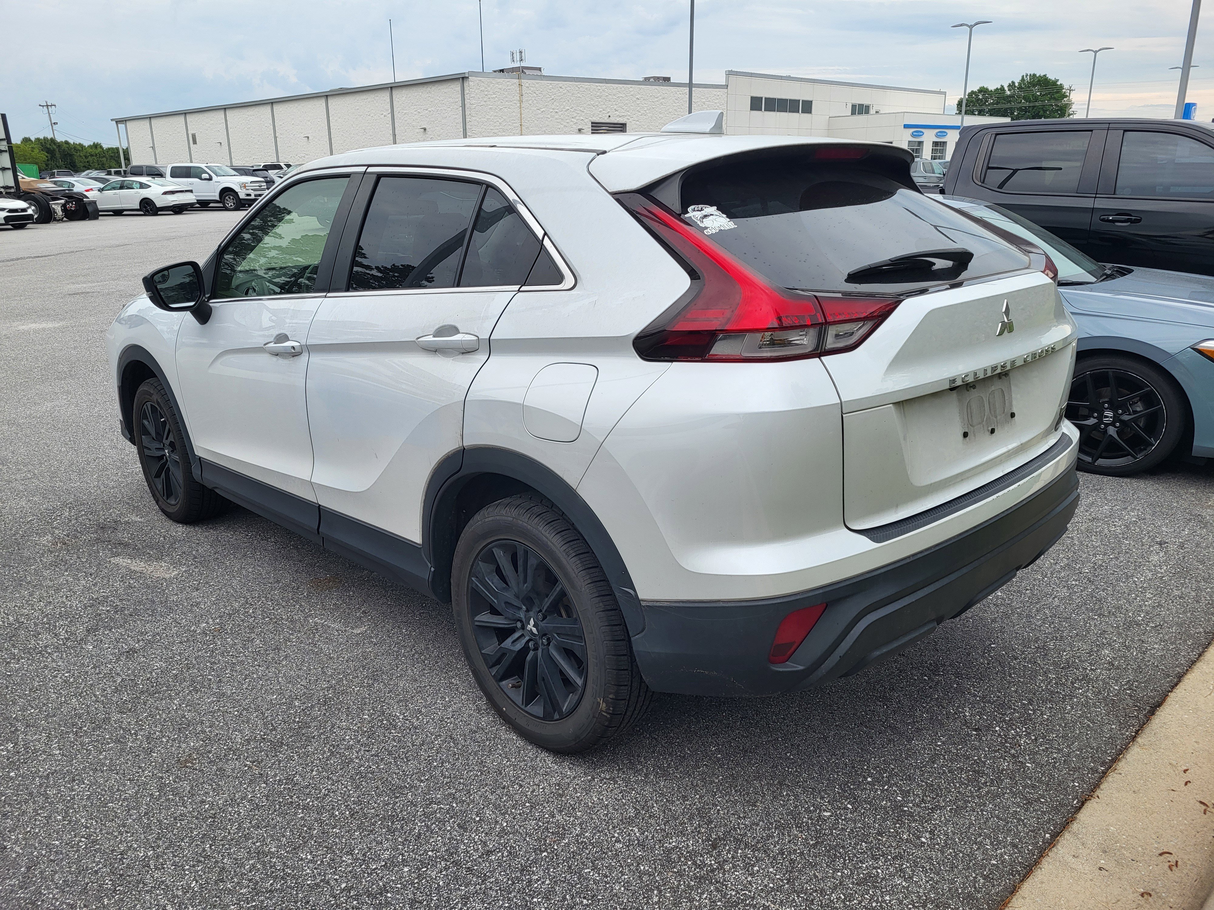 Used 2023 Mitsubishi Eclipse Cross LE AWD/4WD image 6