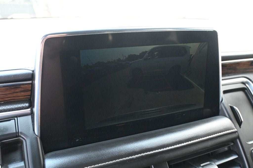 Used 2023 Chevrolet Suburban Premier RWD image 16