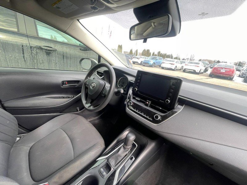 Used 2022 Toyota Corolla LE w/ LE Convenience Package image 5