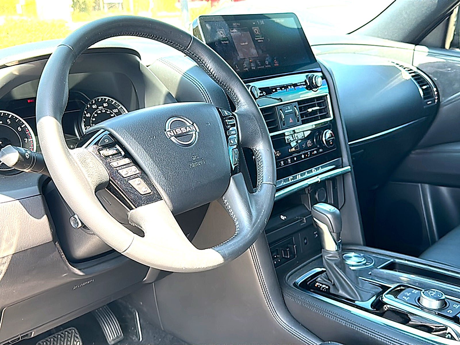 Used 2022 Nissan Armada SL w/ Midnight Edition Package RWD image 5