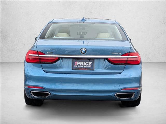Used 2019 BMW 750i xDrive w/ Executive Package image 7