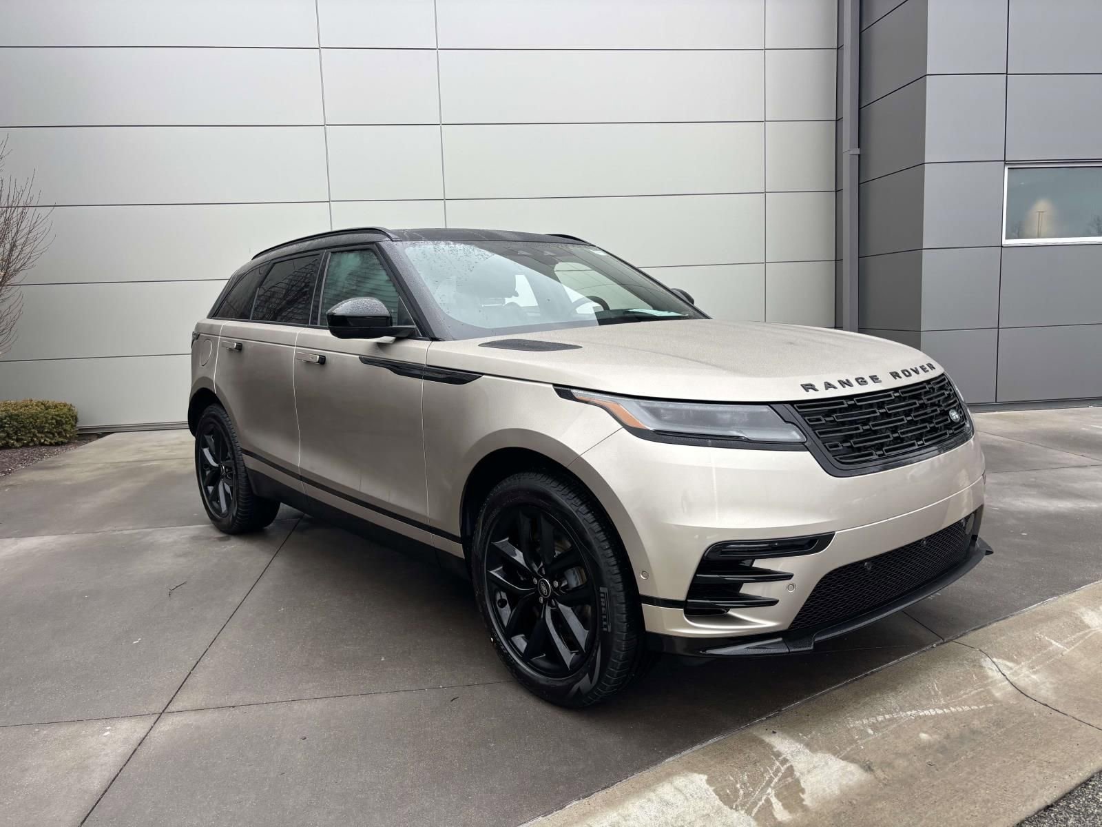 New 2026 Land Rover Range Rover Velar Dynamic SE image 3