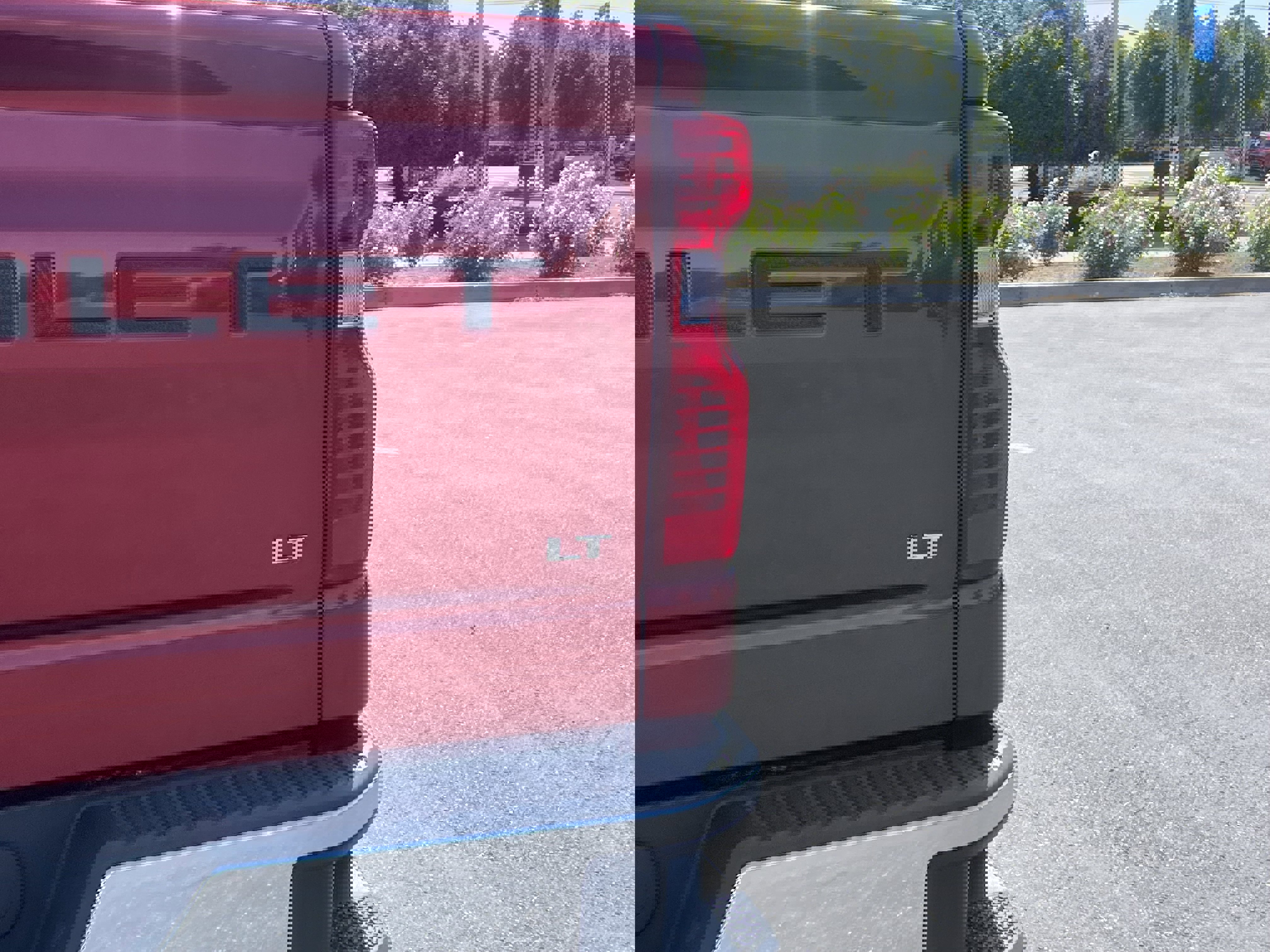 Used 2023 Chevrolet Silverado 1500 LT AWD/4WD image 12