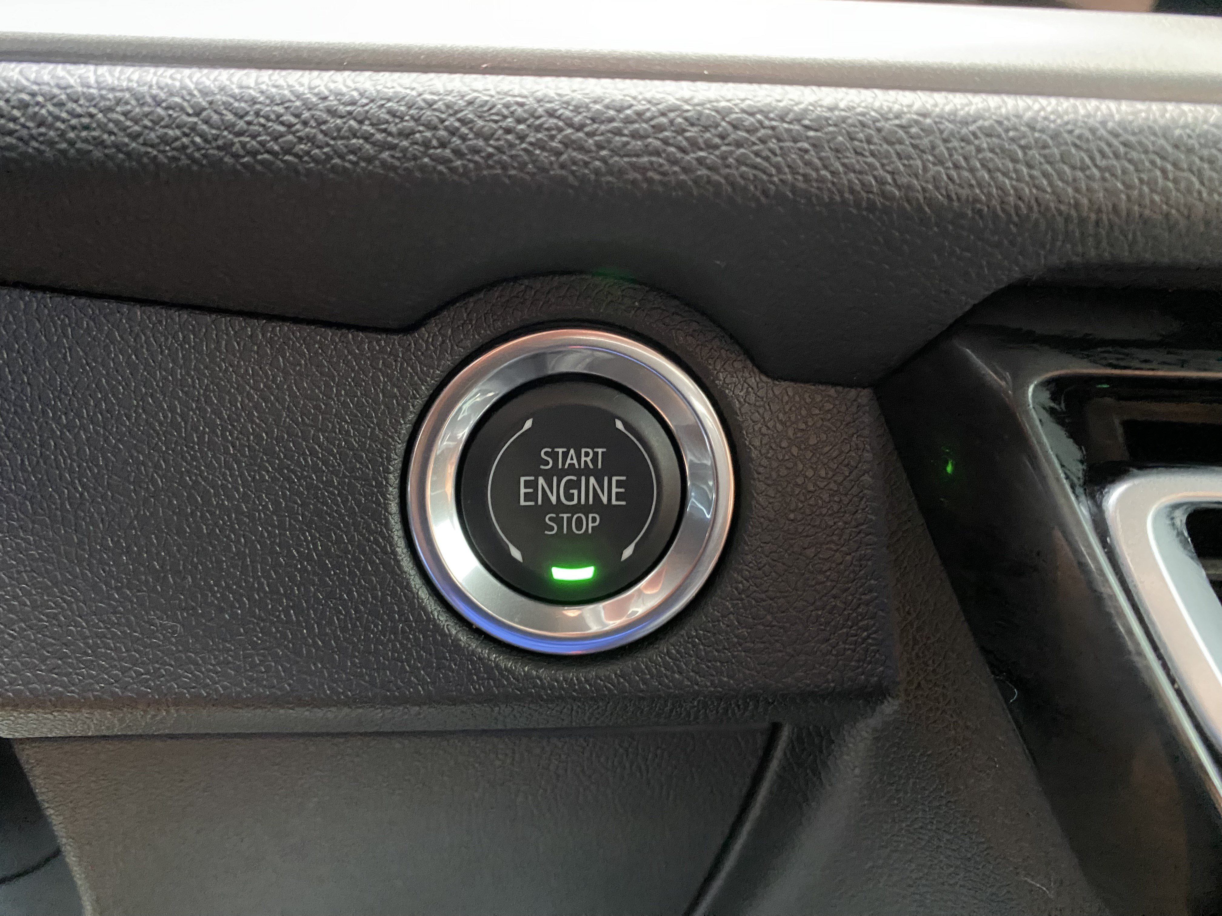 Used 2025 Chevrolet Traverse LT w/ Midnight/Sport Edition FWD image 28