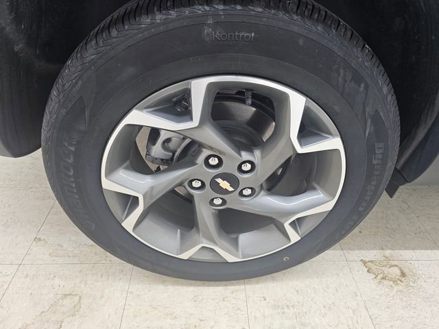 Used 2025 Chevrolet Trax LT w/ LT Convenience Package FWD image 22