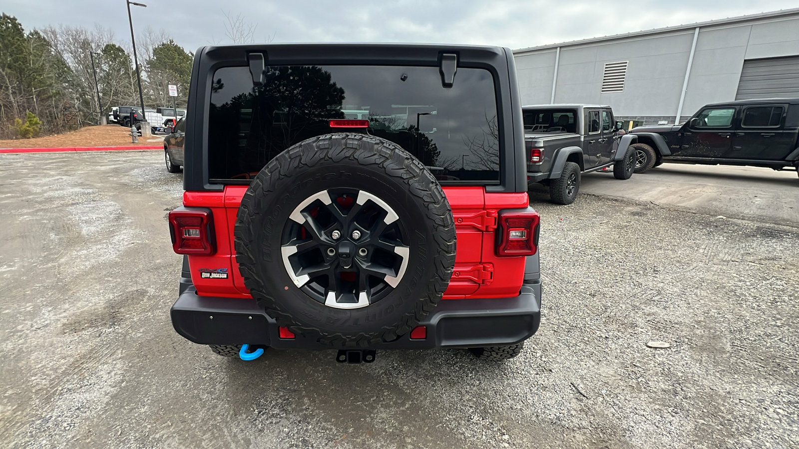 Used 2025 Jeep Wrangler Unlimited Rubicon 4xe image 9