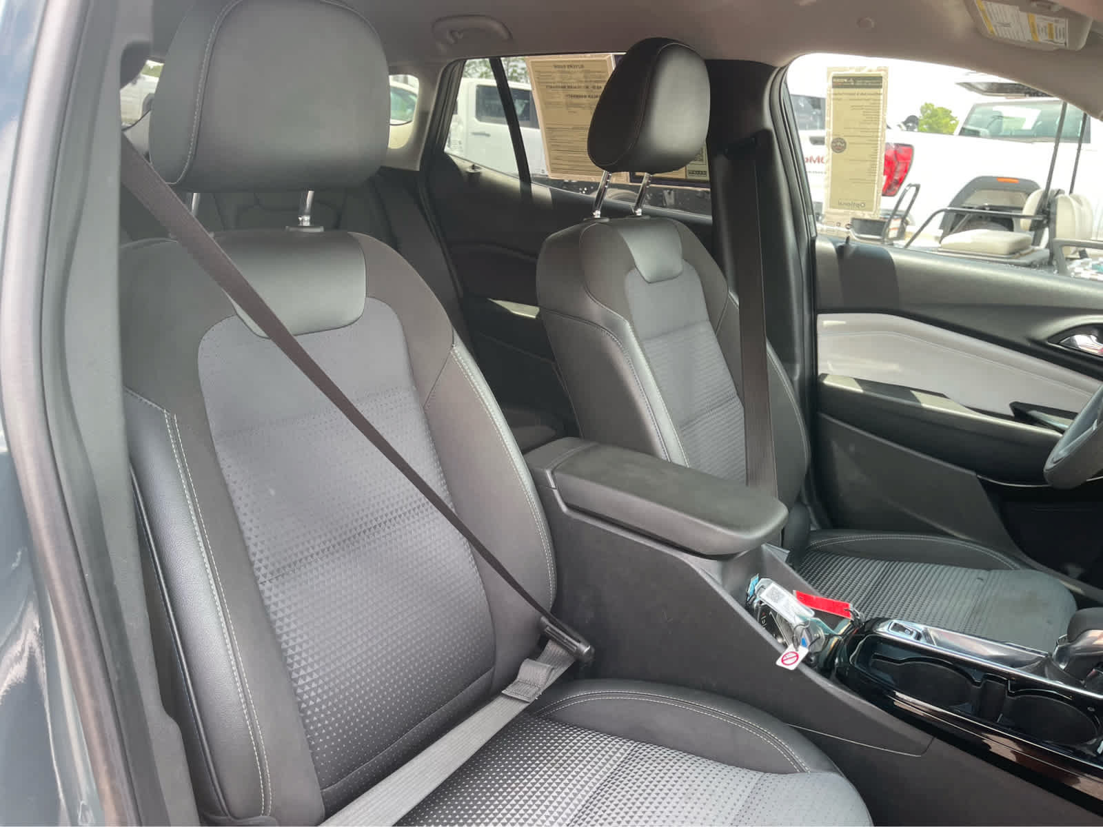 Used 2025 Chevrolet Trax LT FWD image 24