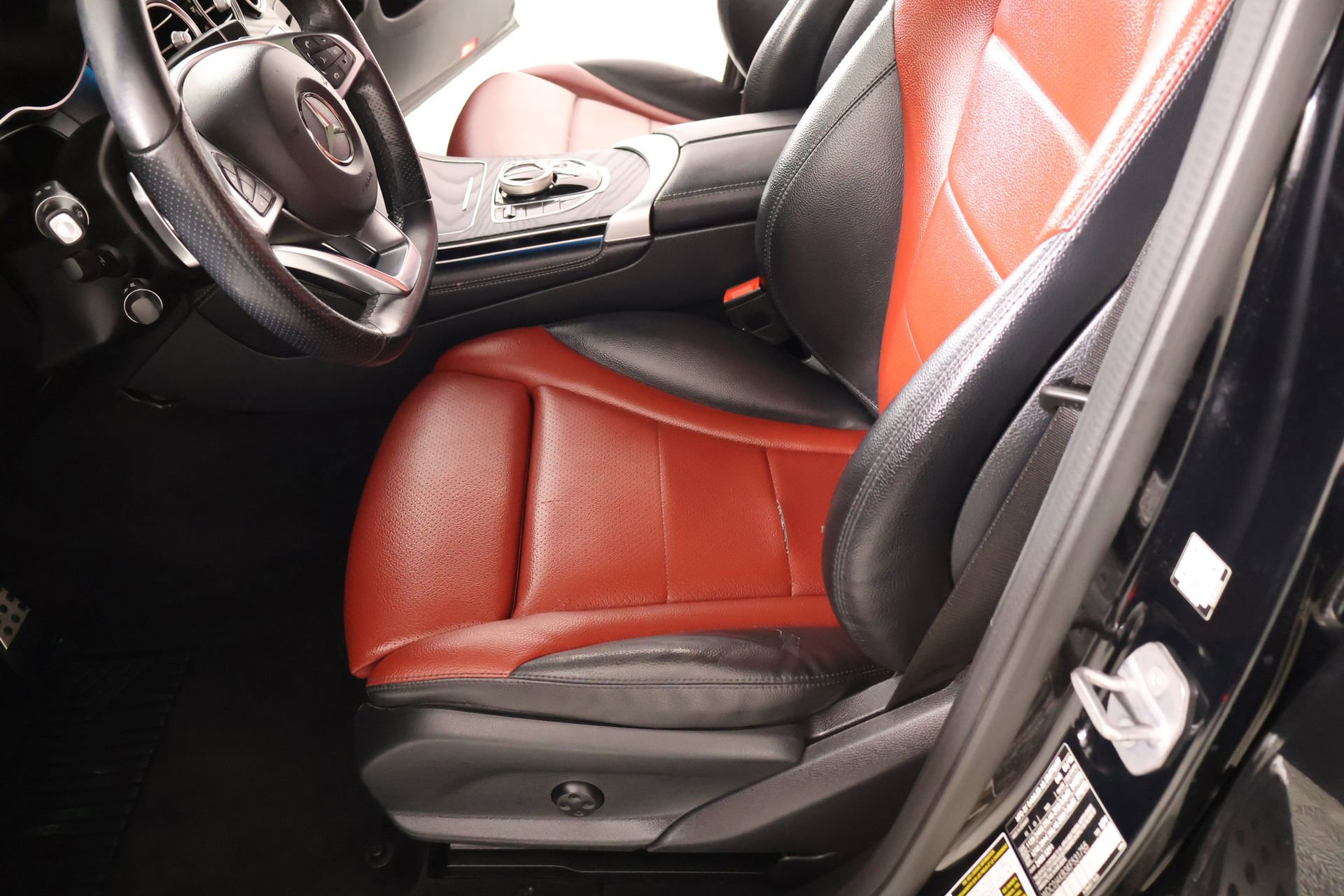 Used 2019 Mercedes-Benz GLC 300 4MATIC Coupe image 10