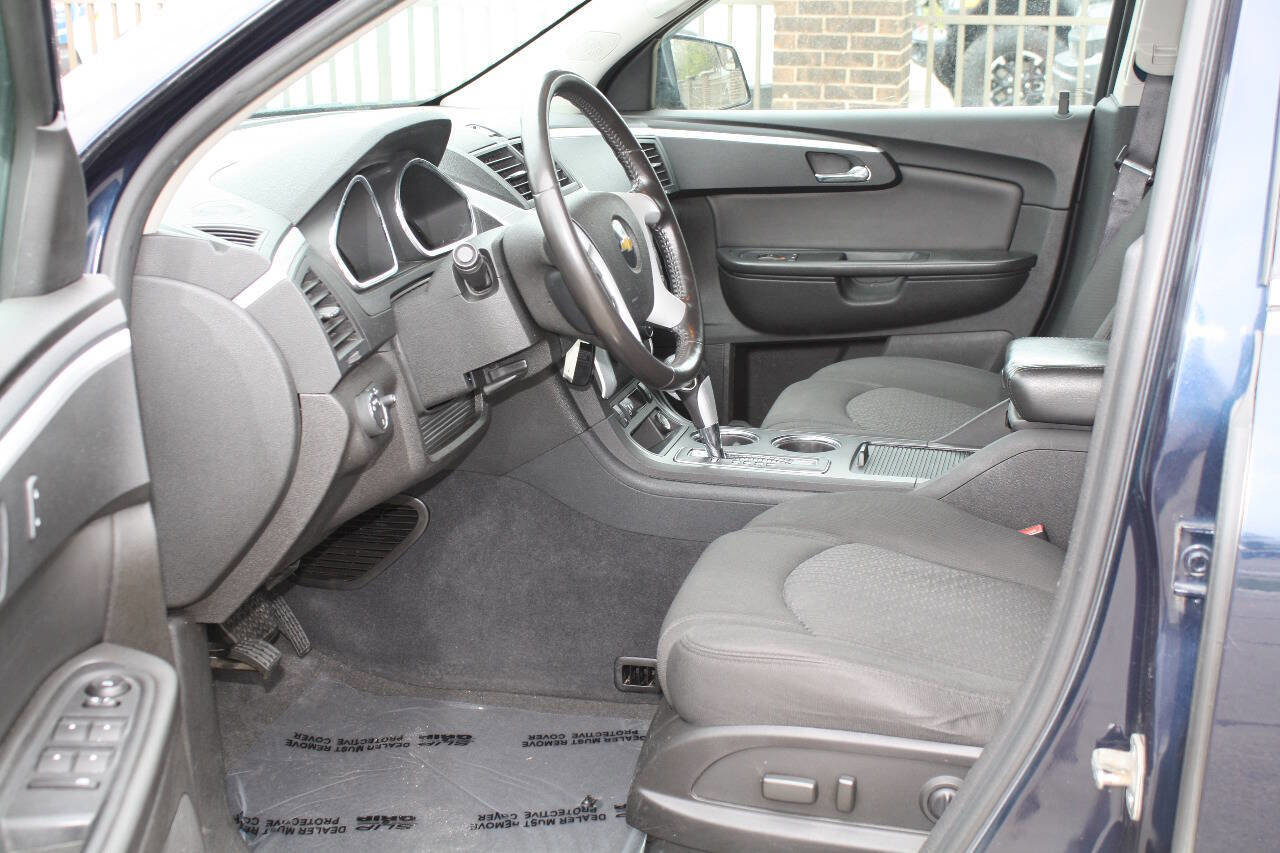 Used 2011 Chevrolet Traverse LT w/ Personal Connectivity Package AWD/4WD image 6