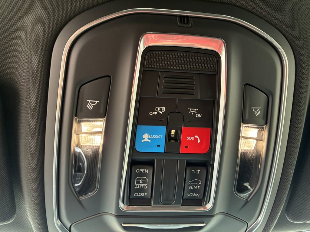 New 2025 Jeep Grand Cherokee Laredo w/ MOPAR Finishing Package RWD image 12