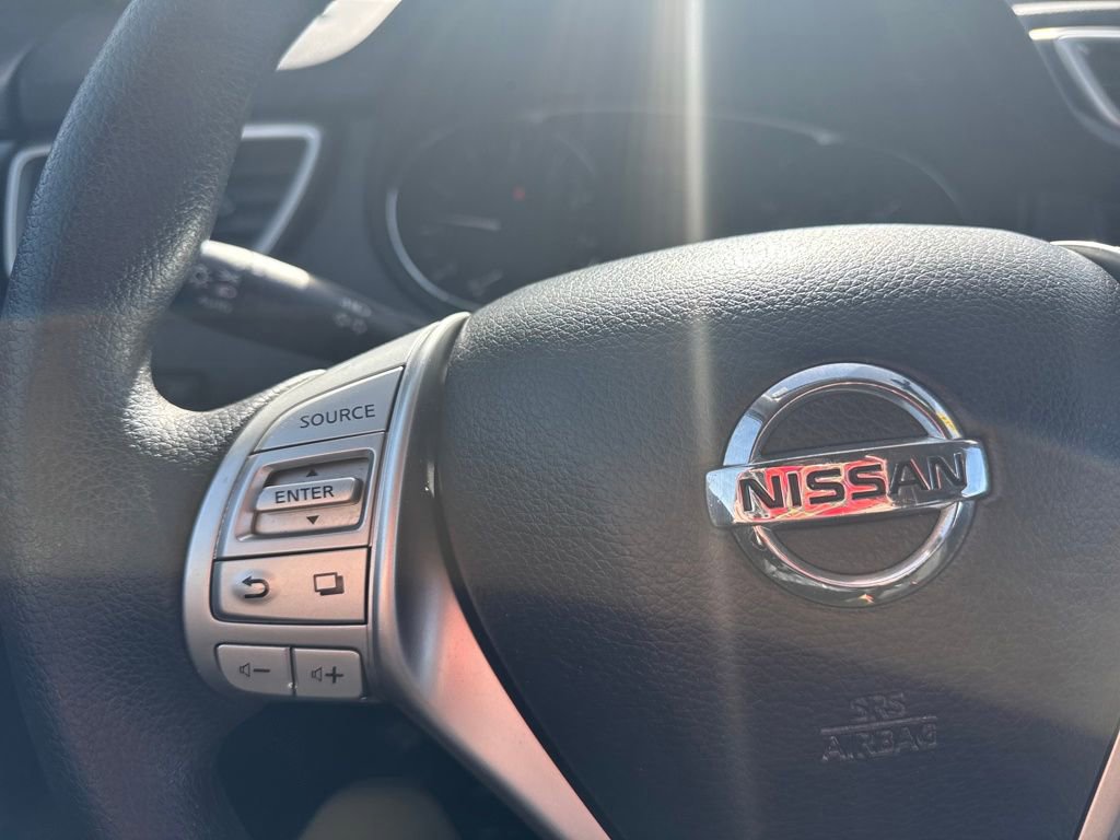 Used 2014 Nissan Rogue SV w/ SV Family Package image 34