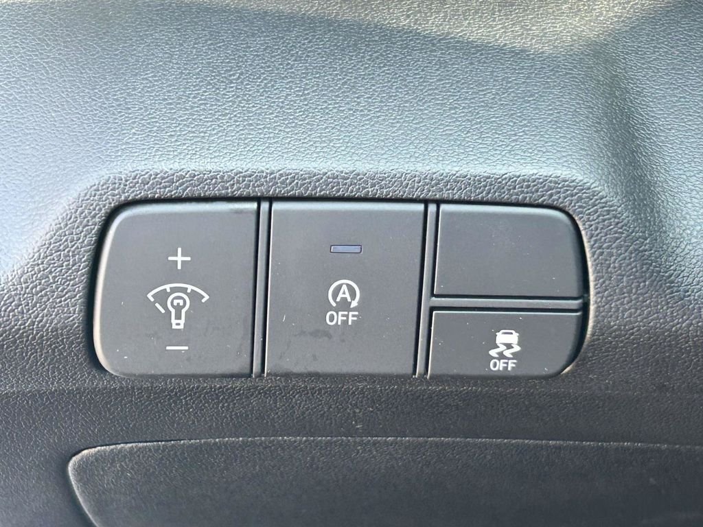 New 2026 Hyundai Elantra SE FWD image 17