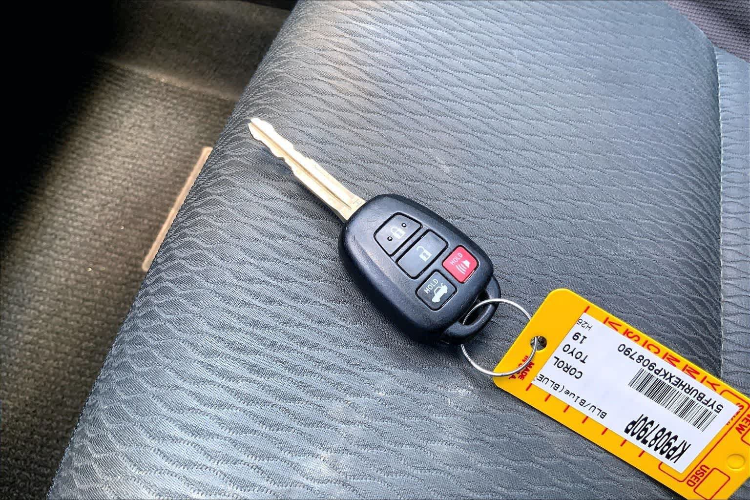 Used 2019 Toyota Corolla LE FWD image 19