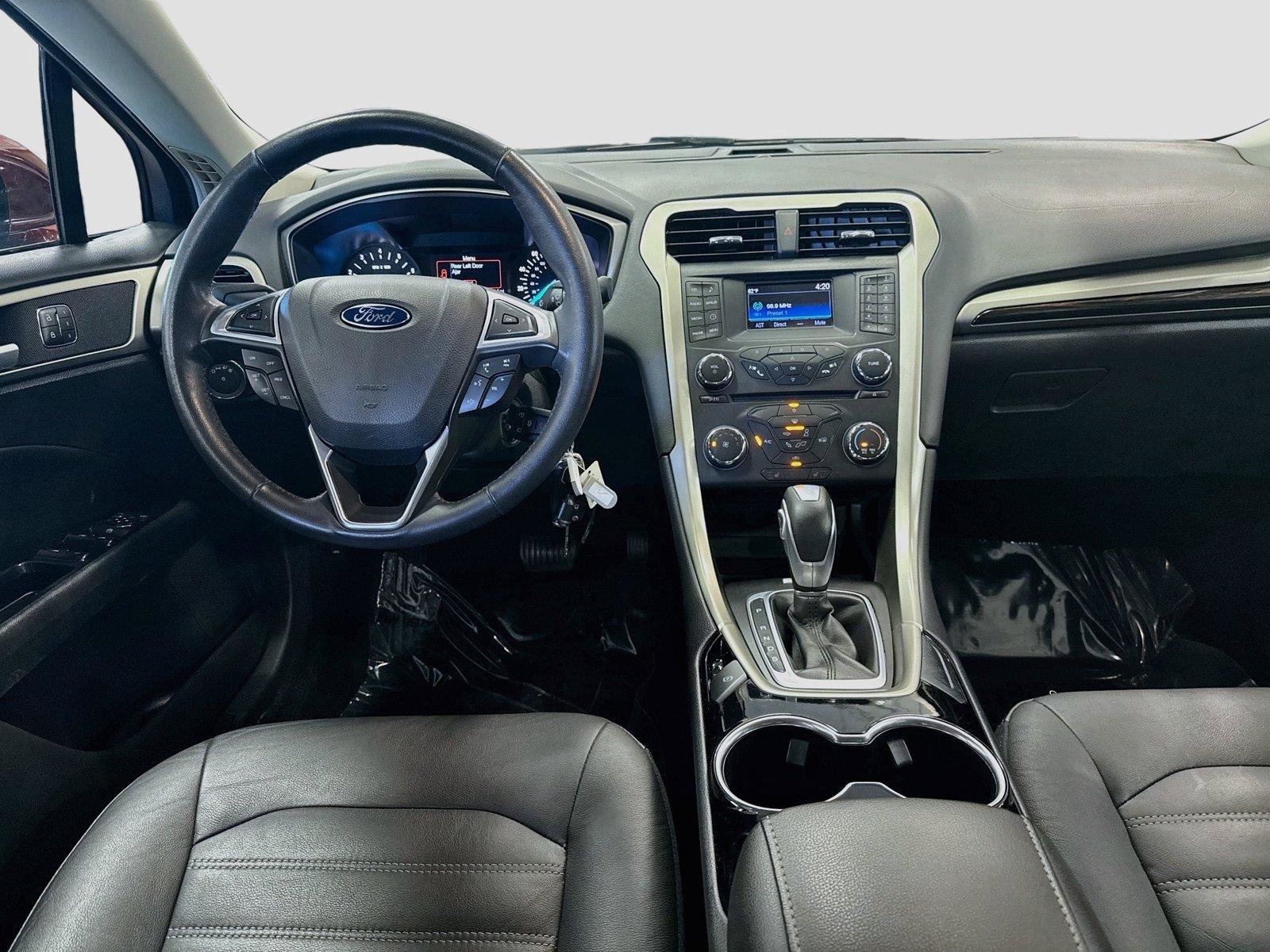 Used 2015 Ford Fusion SE w/ Equipment Group 202A FWD image 20