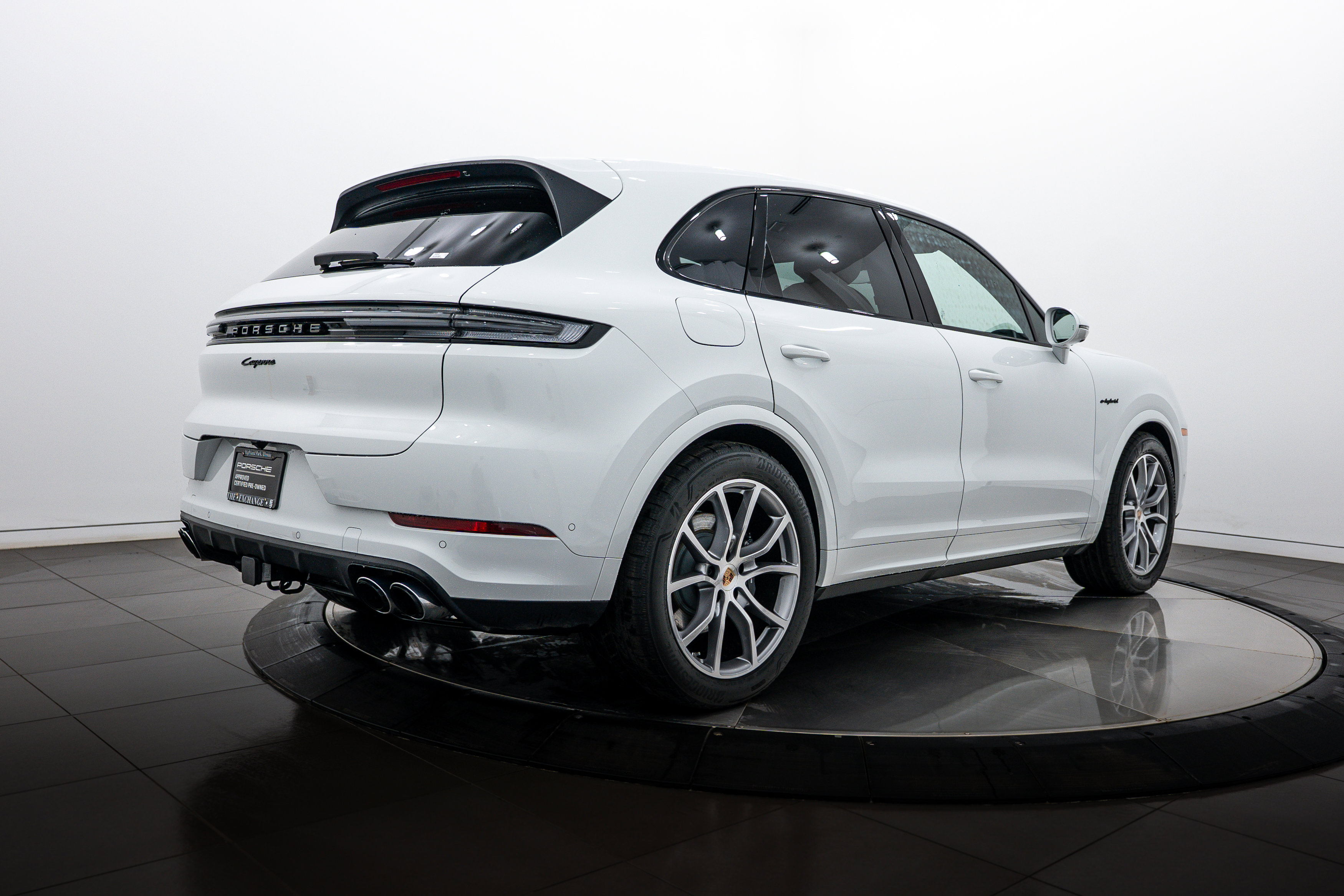 Certified 2026 Porsche Cayenne E-Hybrid image 7