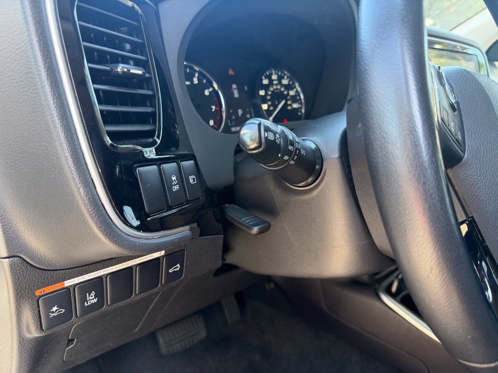 Used 2020 Mitsubishi Outlander SE FWD image 22