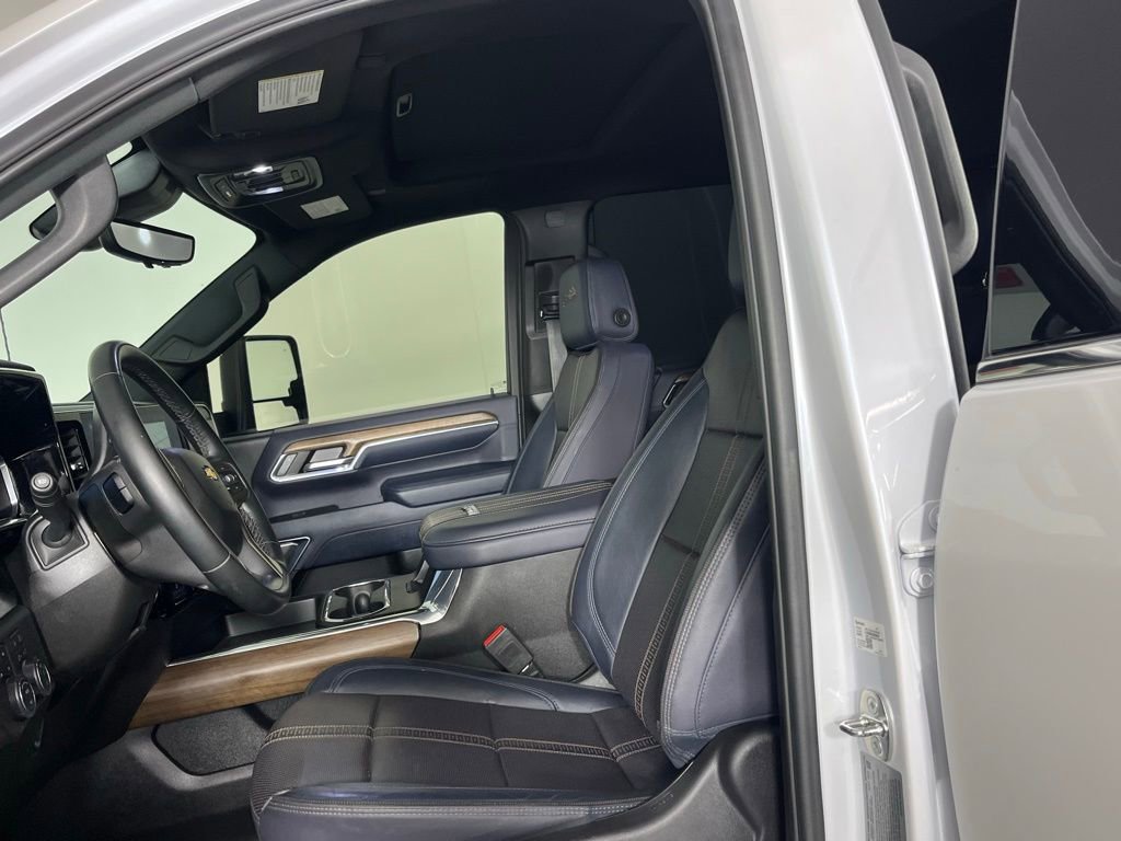 Used 2024 Chevrolet Silverado 2500 High Country w/ High Country Premium Package image 23