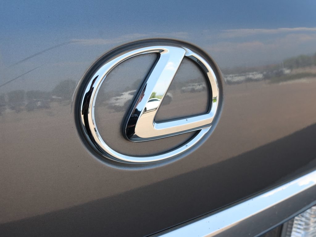 Used 2017 Lexus LX 570 4WD w/ Luxury Package image 40
