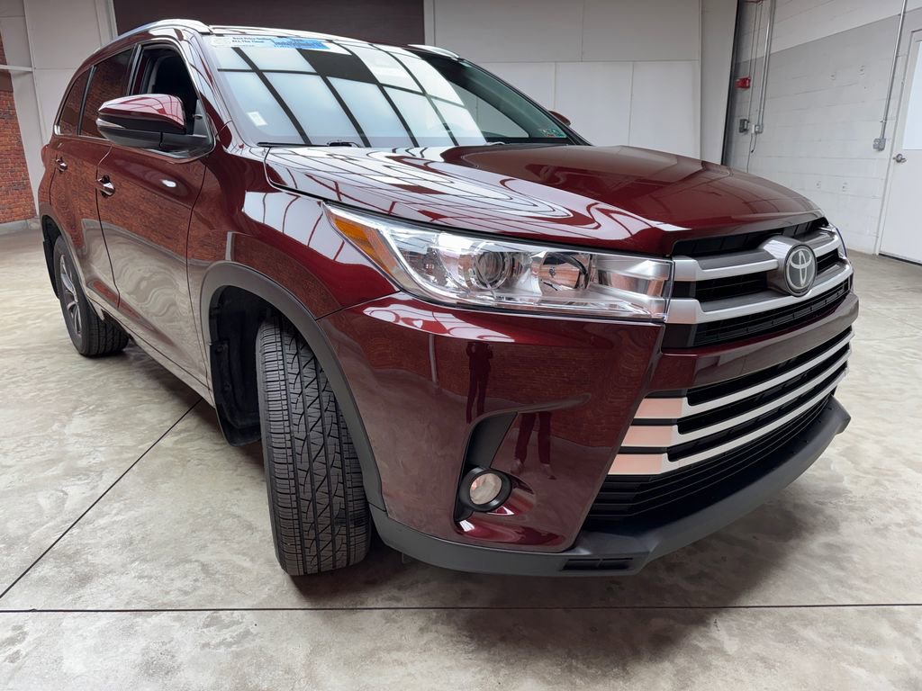 Used 2018 Toyota Highlander XLE image 8