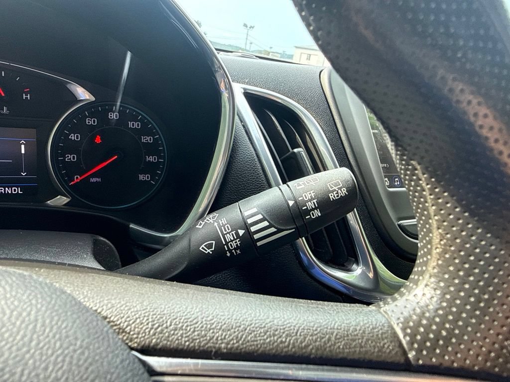 Used 2019 Chevrolet Equinox LT AWD/4WD image 17