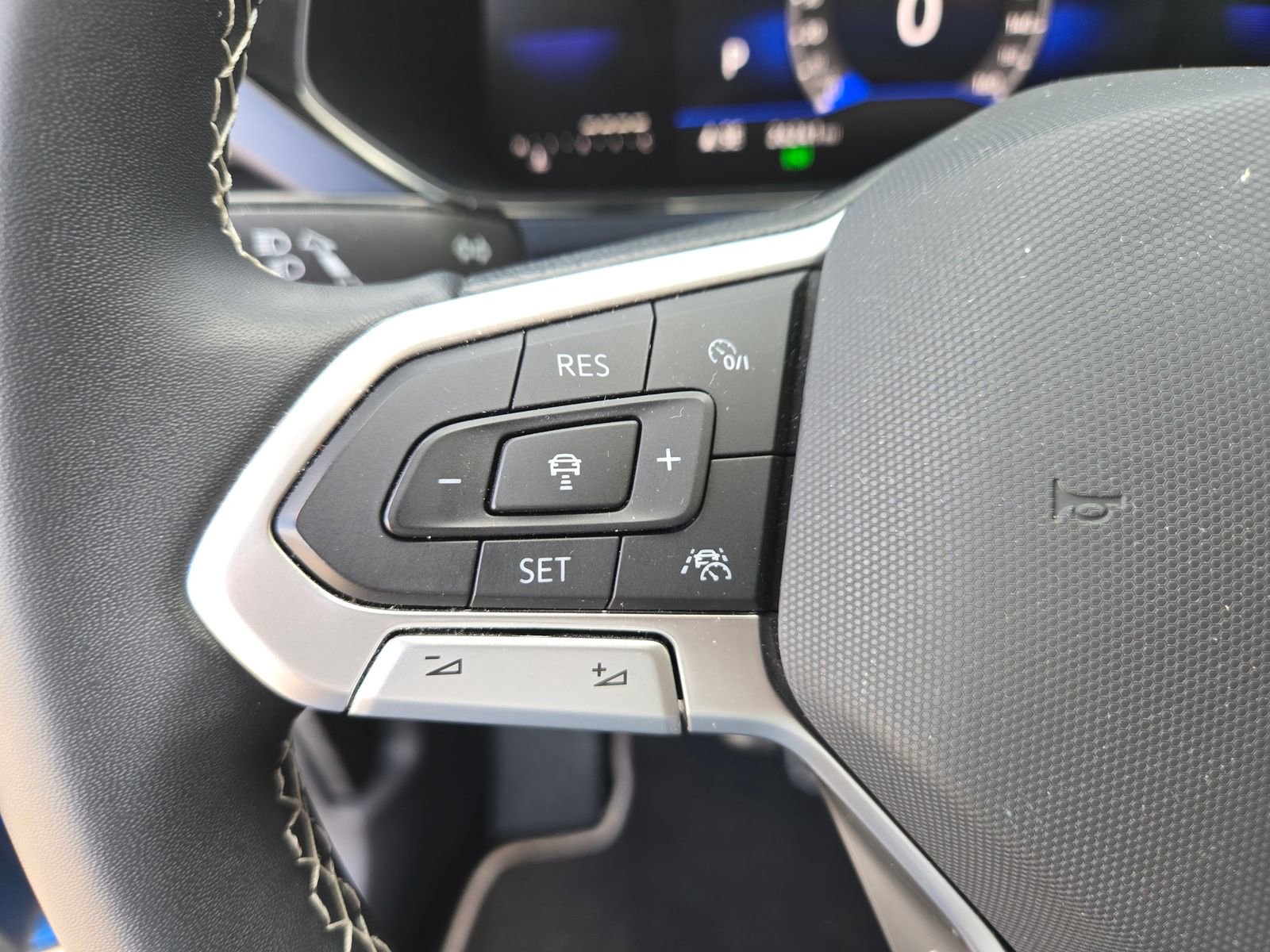 Used 2023 Volkswagen Taos SE image 11