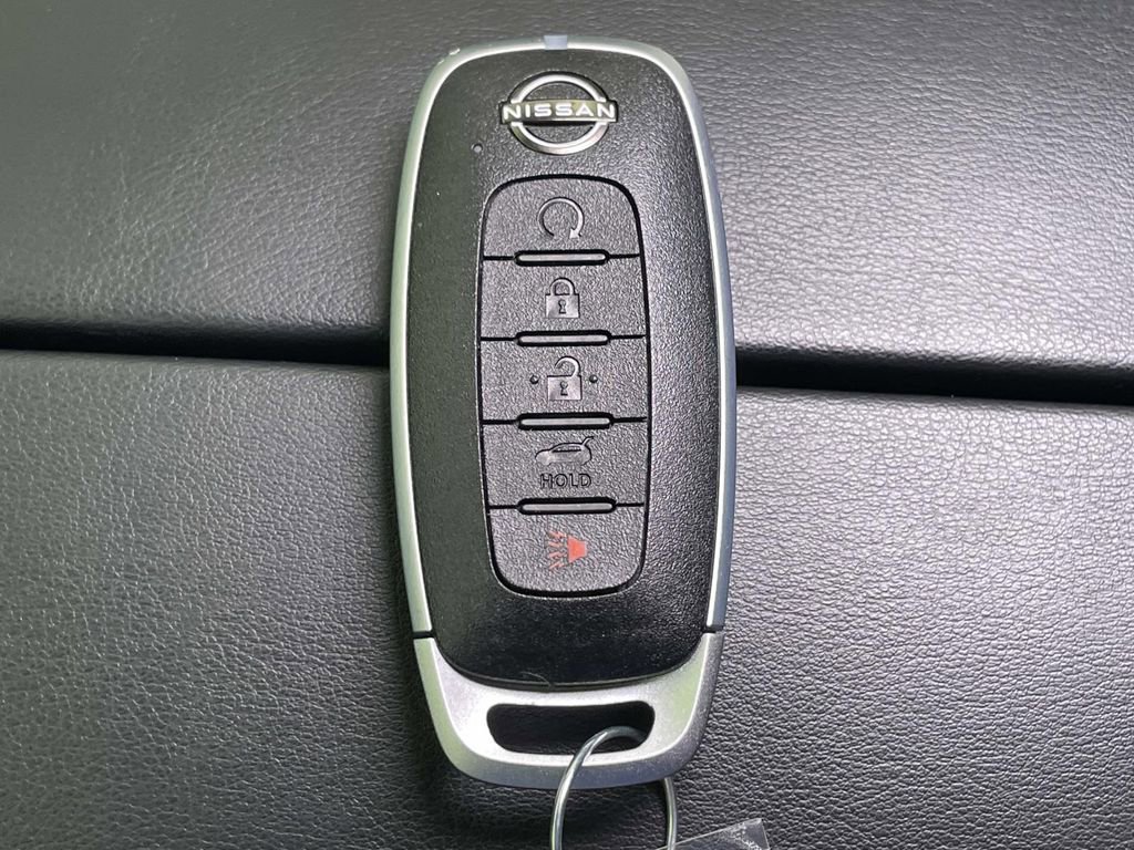 Used 2025 Nissan Rogue SV AWD/4WD image 40