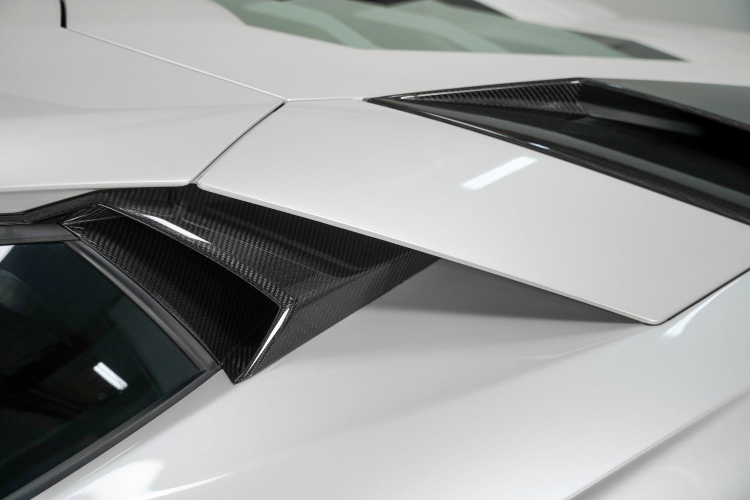 Used 2017 Lamborghini Aventador S image 24