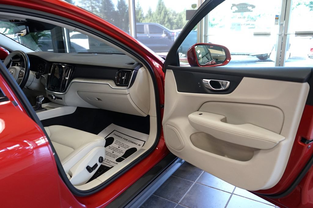 Used 2022 Volvo V60 T5 Cross Country AWD/4WD image 42