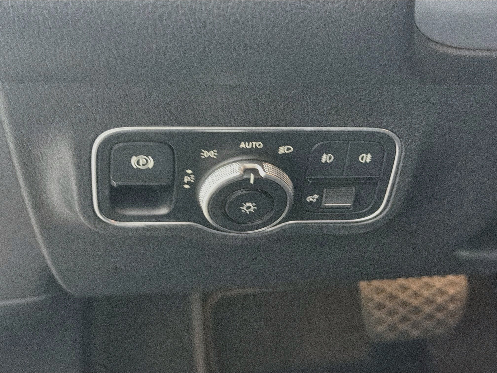 Used 2025 Mercedes-Benz GLB 250 image 16