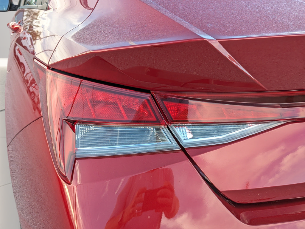 Used 2024 Hyundai Elantra SE FWD image 7
