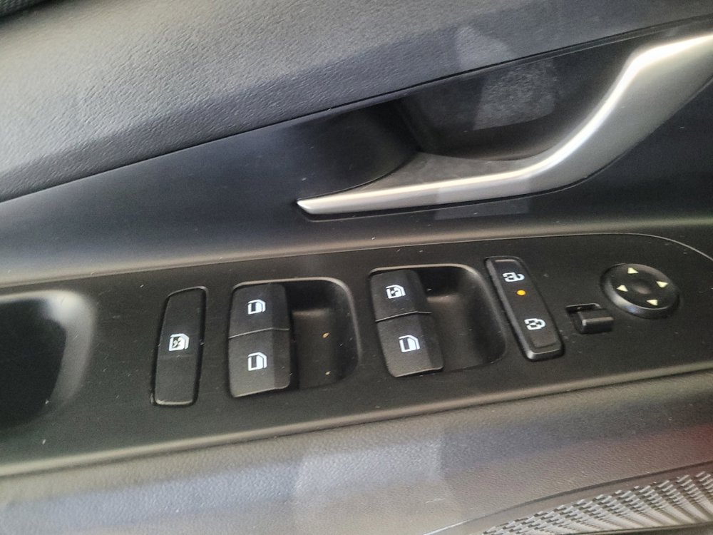 Used 2024 Hyundai Elantra SEL FWD image 27