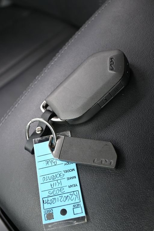 Used 2025 Kia Sorento S w/ Panoramic Sunroof Package image 31