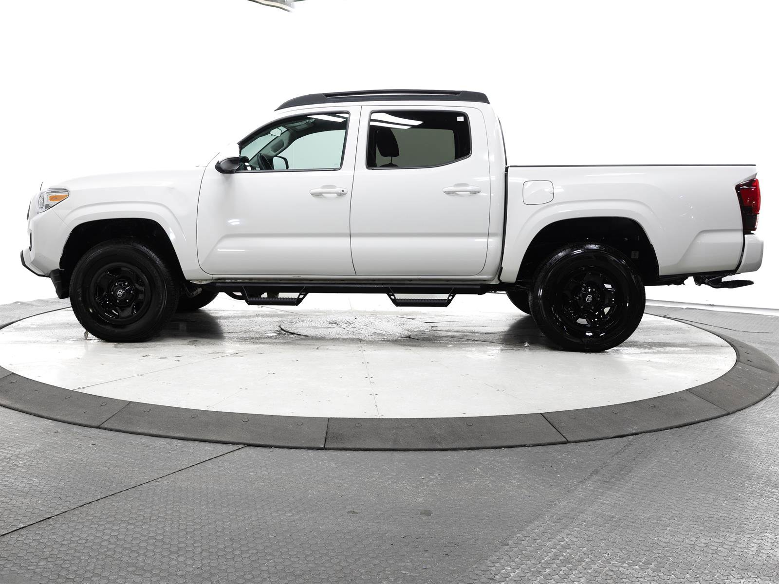 Certified 2022 Toyota Tacoma SR image 7