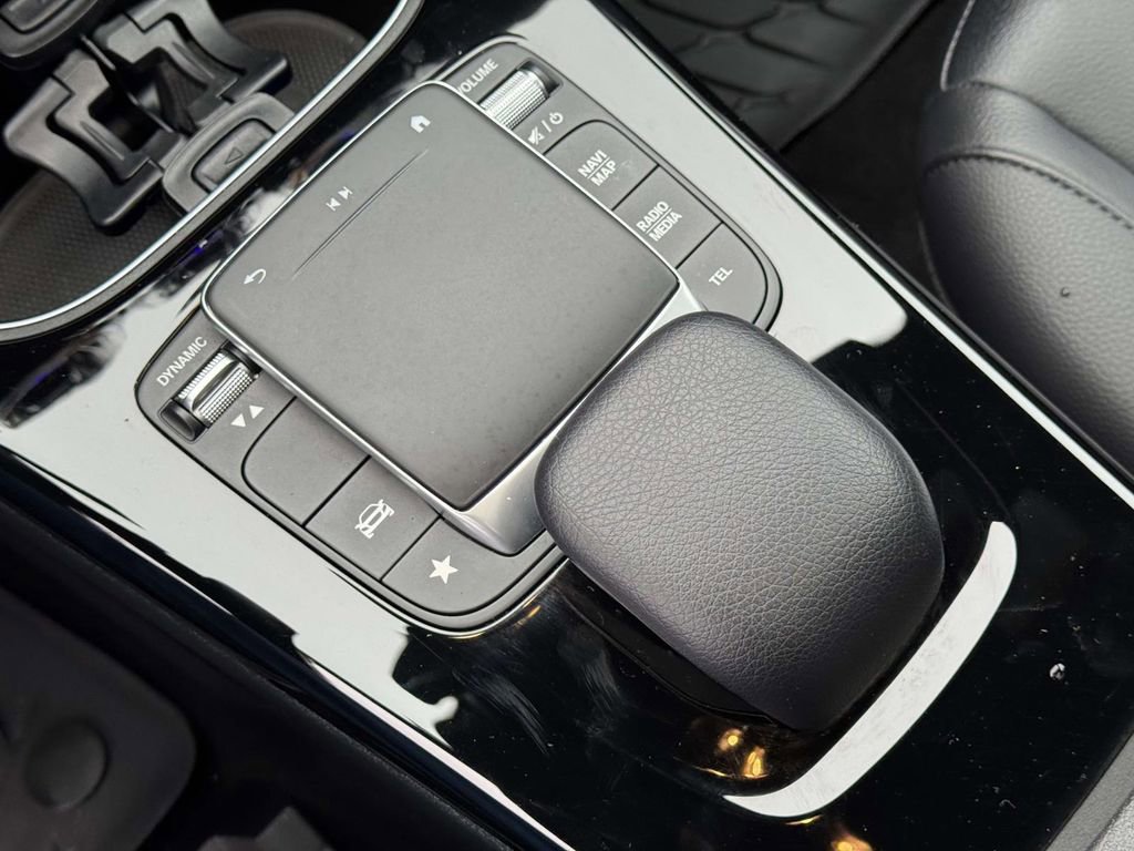 Used 2022 Mercedes-Benz CLA 250 4MATIC image 28