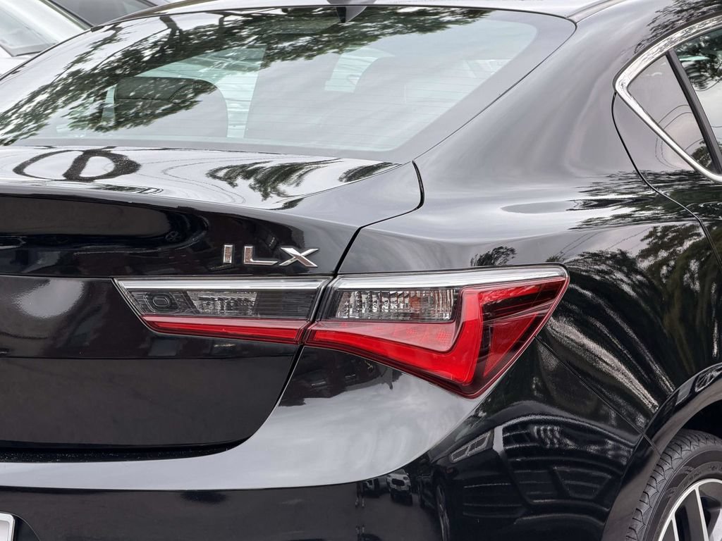 Used 2019 Acura ILX w/ Premium Package FWD image 28