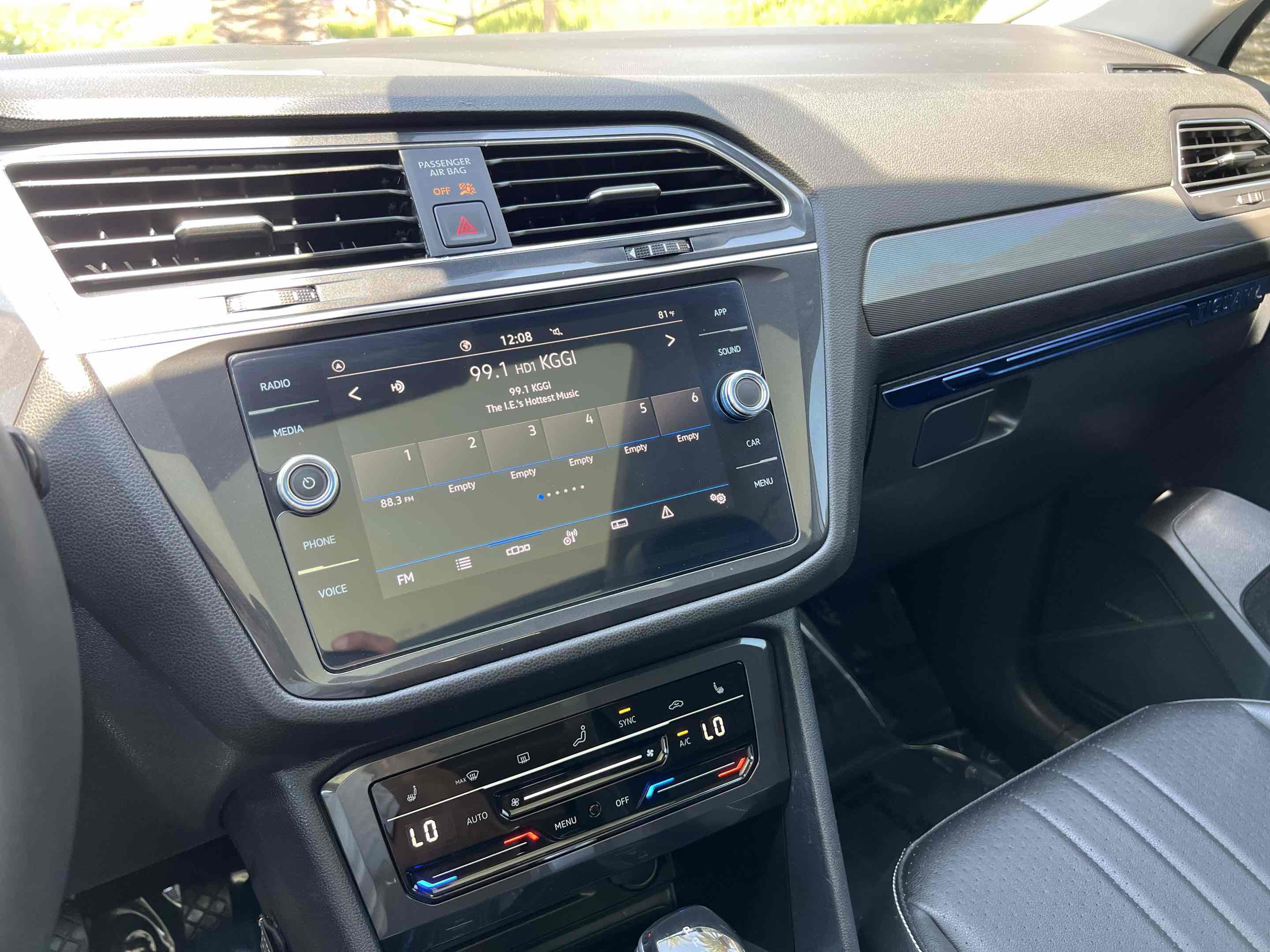 Used 2023 Volkswagen Tiguan SE w/ Panoramic Sunroof Package image 63