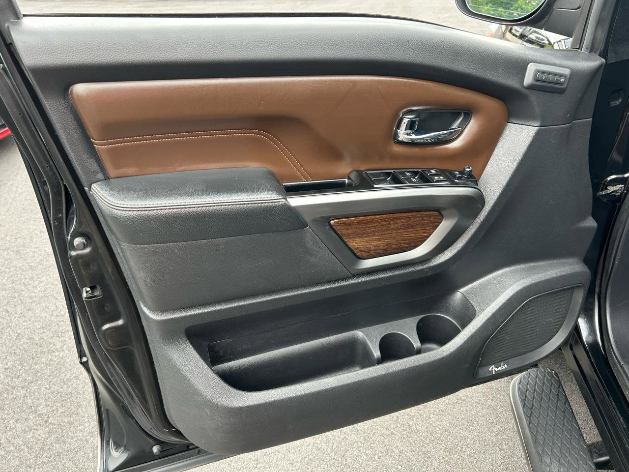 Used 2019 Nissan Titan Platinum Reserve RWD image 15