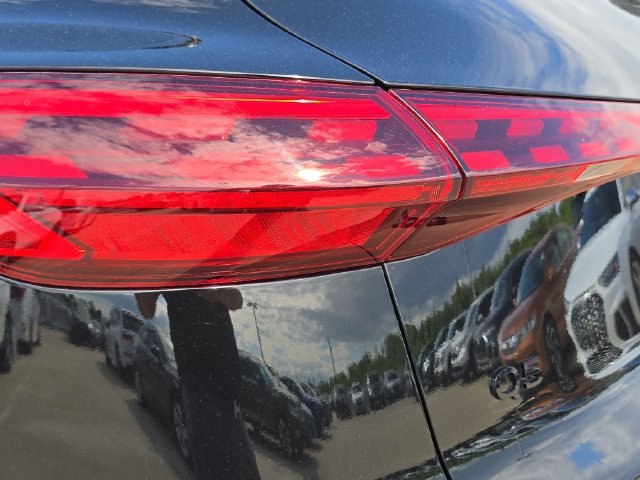 Used 2025 Audi Q5 Premium w/ Convenience Package AWD/4WD image 38