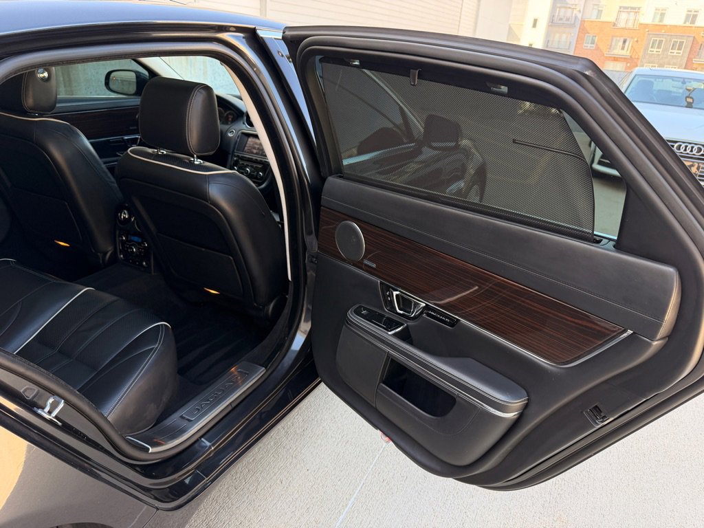 Used 2014 Jaguar XJ L Portfolio RWD image 15