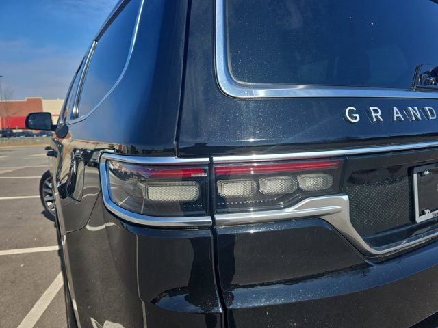 Used 2022 Jeep Grand Wagoneer Series II w/ Convenience Group III image 35