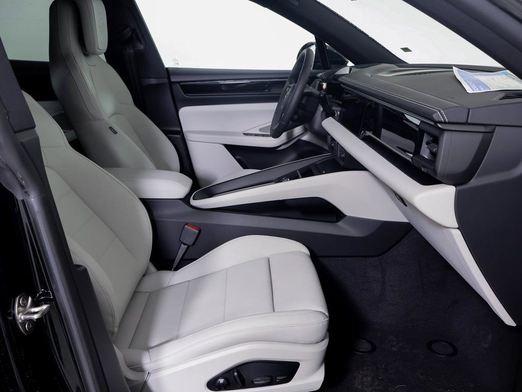 New 2025 Porsche Macan Electric image 7