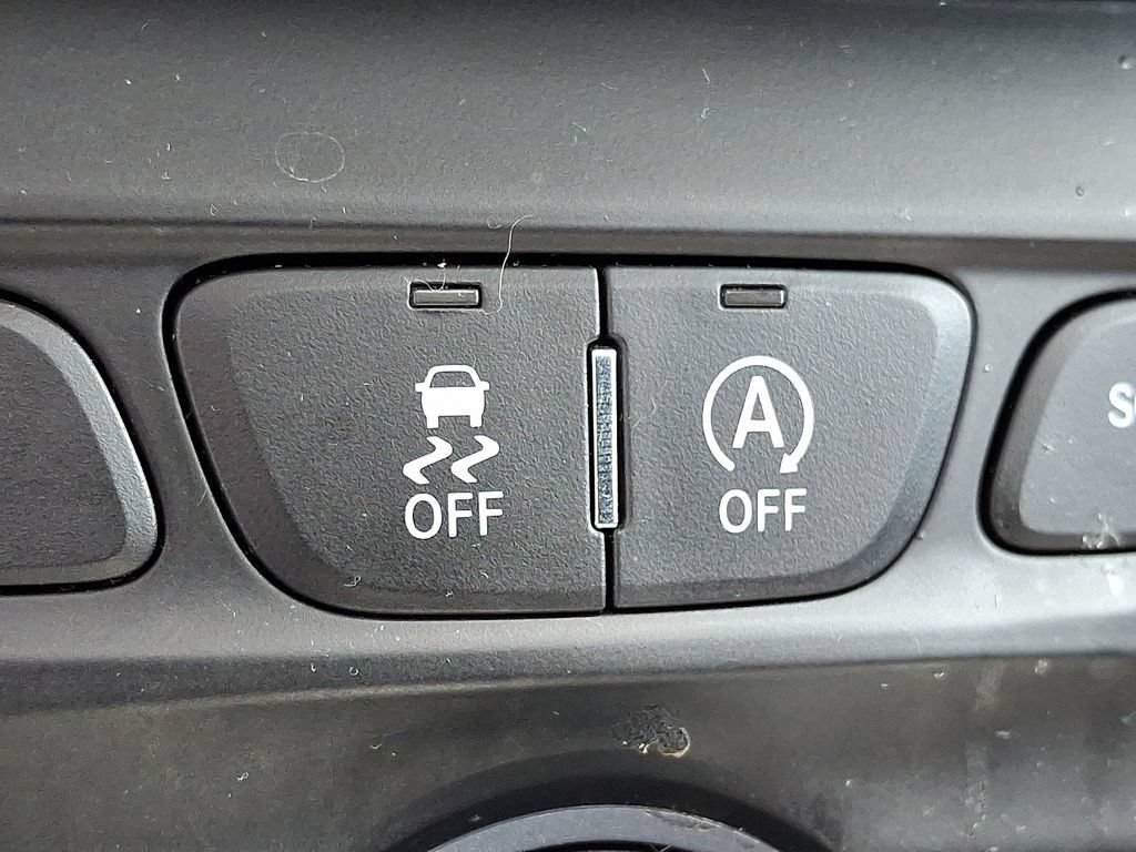 Used 2019 Jeep Cherokee Trailhawk w/ Comfort/Convenience Group AWD/4WD image 20