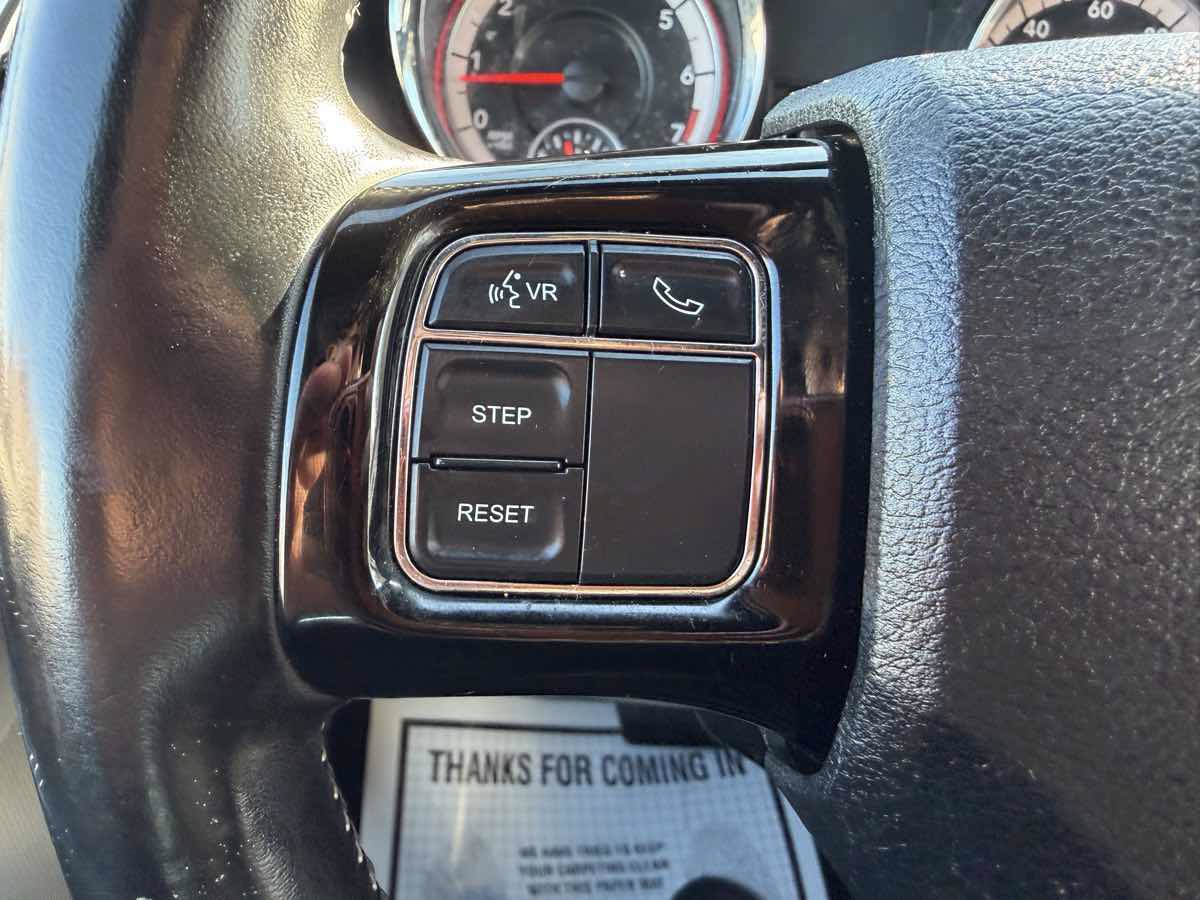 Used 2019 Dodge Grand Caravan SXT FWD image 28