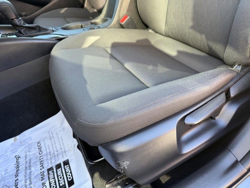 Used 2024 Toyota Corolla LE image 21