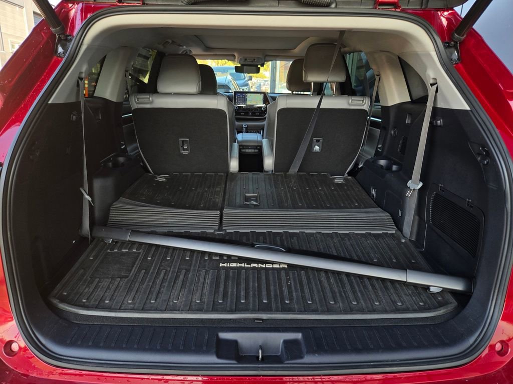 Used 2021 Toyota Highlander Platinum image 35