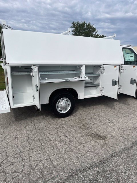 New 2026 Ford E-350 and Econoline 350 Super Duty w/ Power Equipment Group RWD image 8