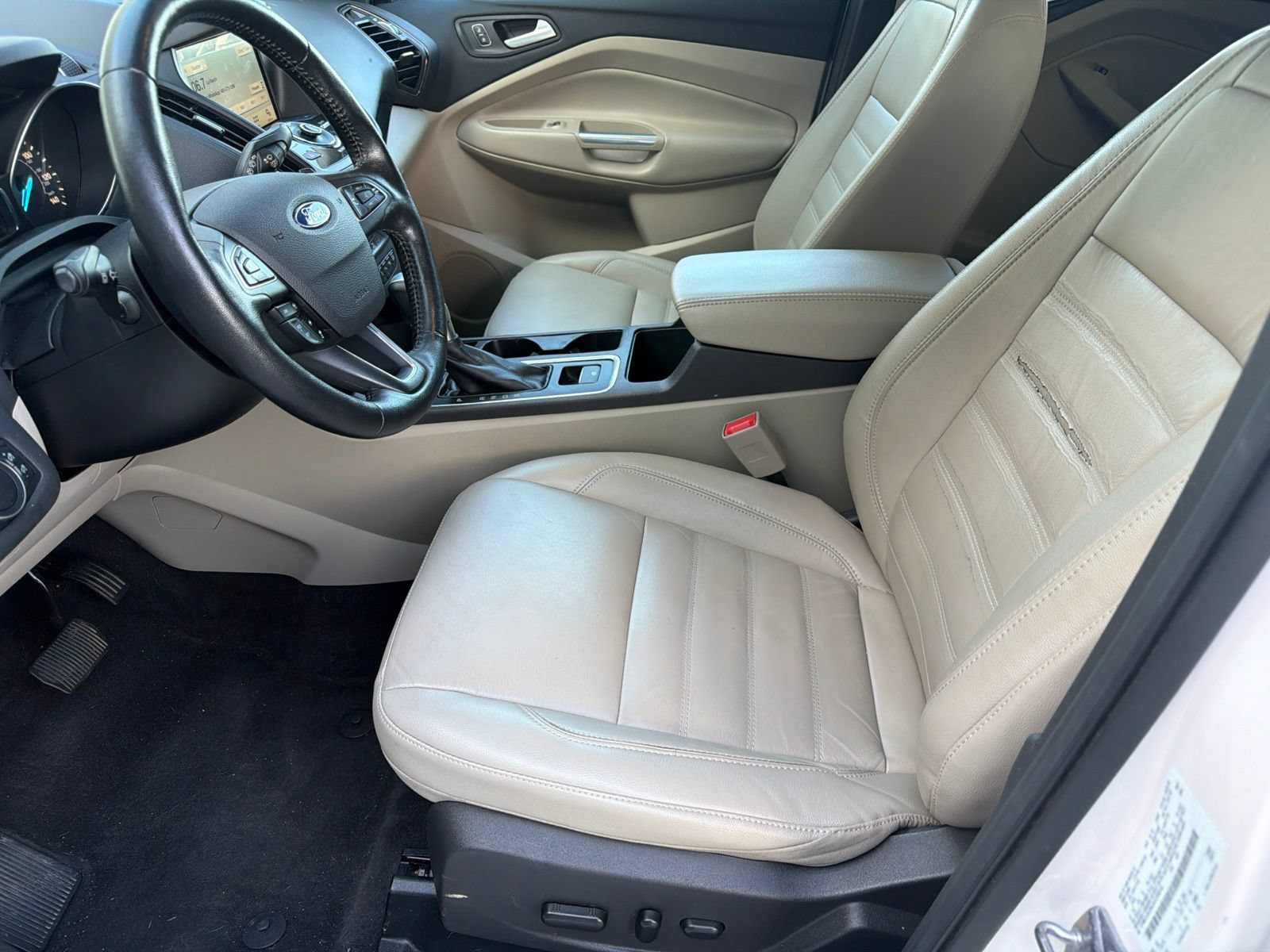 Used 2018 Ford Escape Titanium w/ Ford Safe & Smart Package AWD/4WD image 14